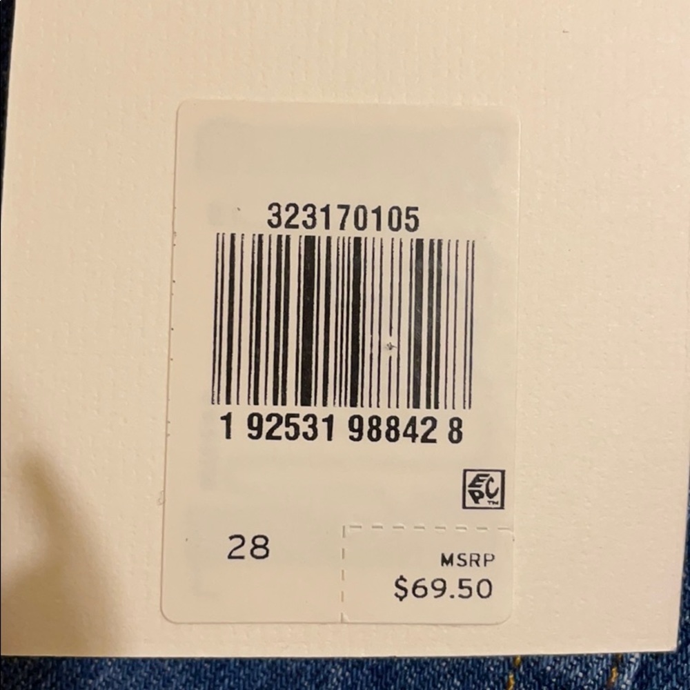 Brand New Levi Shorts - Picture 7 of 7